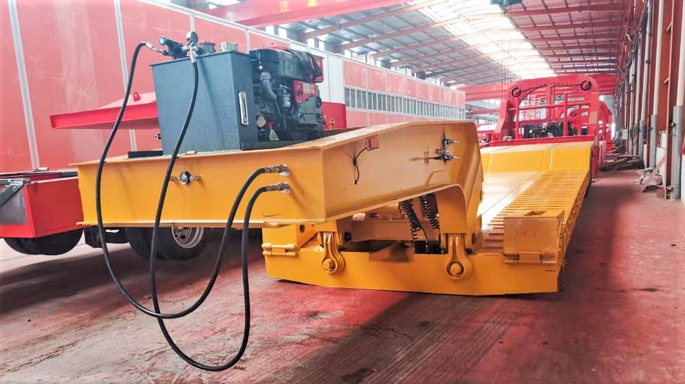 DE lowboy trailer (3)