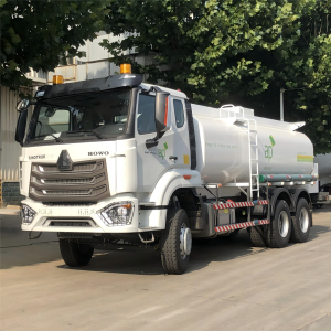 Howo 6X4 Fuel Oil Transportation Tanker Truck for Sale