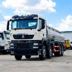 Sinotruk HOWO TX 8*4 Fuel Tanker Truck