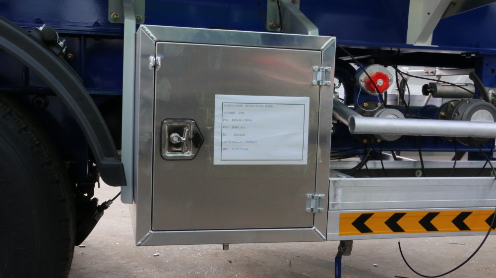 Multi Compartment Fuel Transport Tanker Trailer reinforced main beam welding structure for mining and heavy duty transportation
