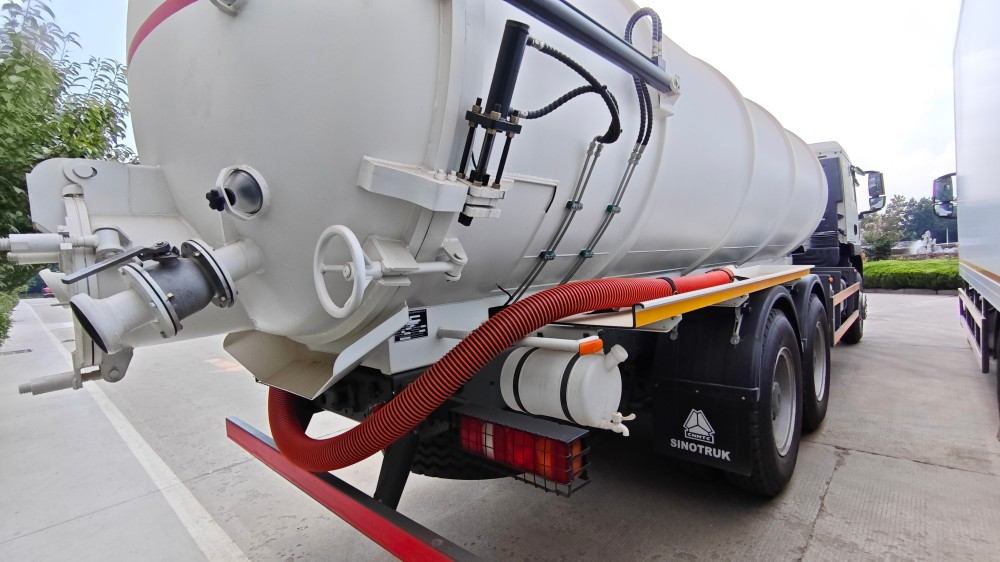 Heavy Duty Vacuum Tanker for Municipal Service HOWO sanitation truck working in urban sewage cleaning project