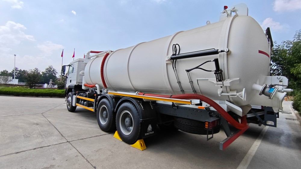 HOWO Vacuum Sewage Truck vacuum pump system for industrial sludge suction vehicle operation