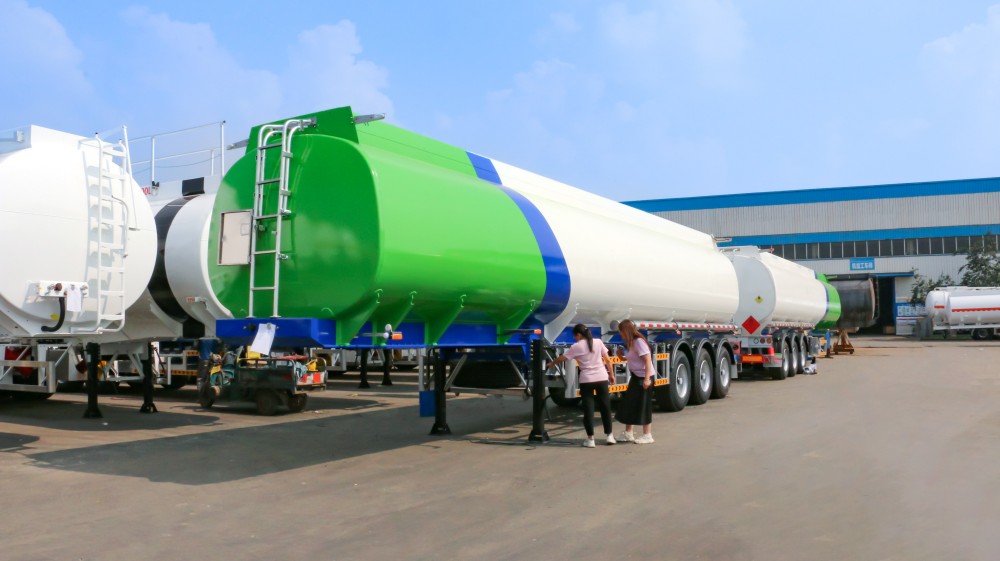 Multi Compartment Fuel Transport Tanker Trailer reinforced chassis main beam and heavy duty tanker structure